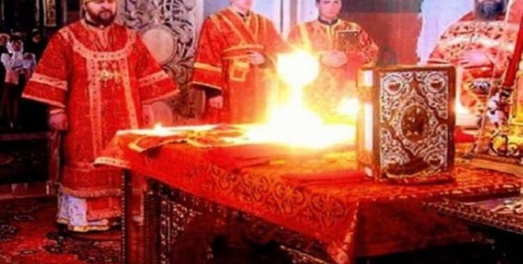 «Μόλις αρχίζω να διαβάζω την ευχή, η Αγία Τράπεζα κυκλώνεται από Θεϊκή φωτιά… Δεν ξέρω τι να κάνω»