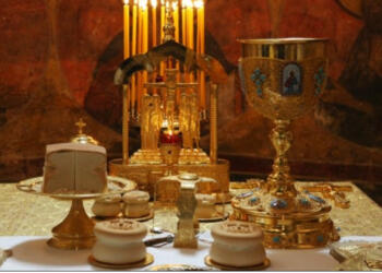 Τι σημαίνει η φράση: Τας θύρας τας θύρας εν σοφία πρόσχωμεν ;