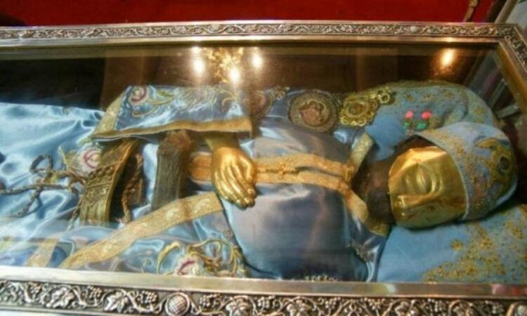 Ο Άγιος Ιωάννης ο Ρώσος ζητά την αλλαγή των αμφίων. Ποιά ήταν η τελευταία φορά