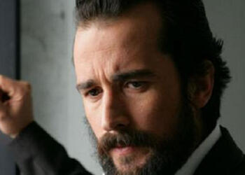 Τάσος Νούσιας: Διαβάζω τους βίους των Αγίων, ο βίος του Αγίου Ανδρέα του δια Χριστόν Σαλού, με έχει συγκλονίσει