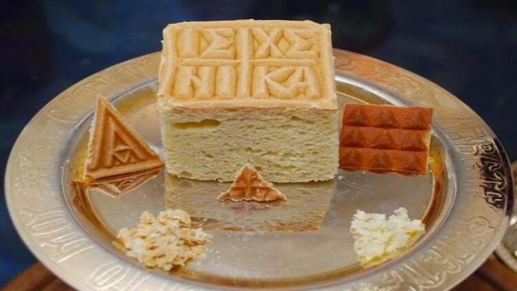 «Κάποιος άγγελος σταλμένος από το Χριστό είχε τοποθετήσει το μικρό πρόσφορο στην Αγία Τράπεζα…»