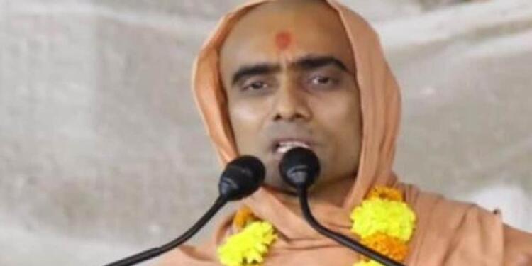 Ινδία, θρησκευτικός ηγέτης: Οι γυναίκες που μαγειρεύουν όταν έχουν περίοδο θα ξαναγεννηθούν σαν σκύλοι