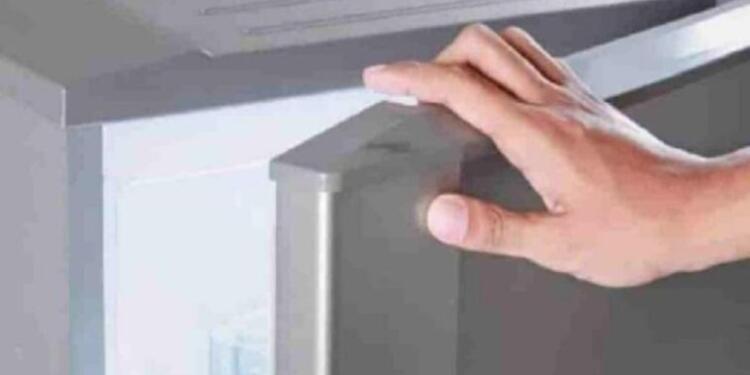 Μέσα σε ένα μπολ έβαλε μαγειρική σόδα και το τοποθέτησε στο ψυγείο – Αν μάθετε τον λόγο θα τρέξετε να το κάνετε τώρα