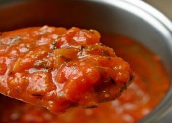 Βάζετε φρέσκια ντομάτα στα κοκκινιστά σας; Σταματήστε το αμέσως!