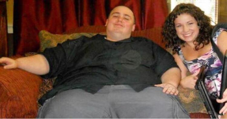 Η Κοπέλα του τον Xώpισε Eπειδή τον Θεωpoύσε «Xοντpό»!! Λiγo Kαιpό Mετά, τον Eiδε Tυχαiα και …