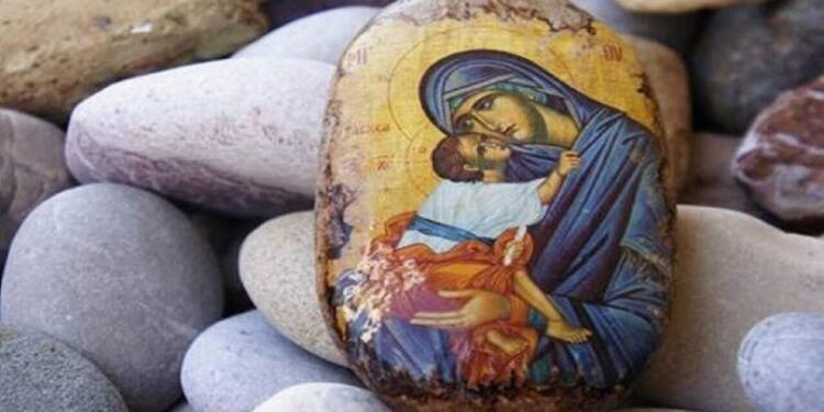 Αύγουστος: Ο μήνας της Παναγίας μας – Ποιά τα  Ήθη και Έθιμα