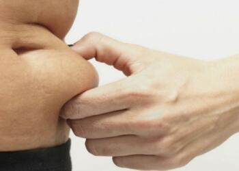 Μεγάλη προσοχή – Αυτές είναι οι 5 τροφές που «κάθονται» κατευθείαν στην κοιλιά