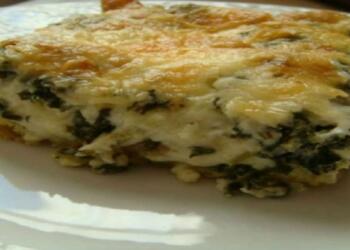 Υπέροχη  πίτα με σπανάκι και τυρί χωρίς φύλλο!