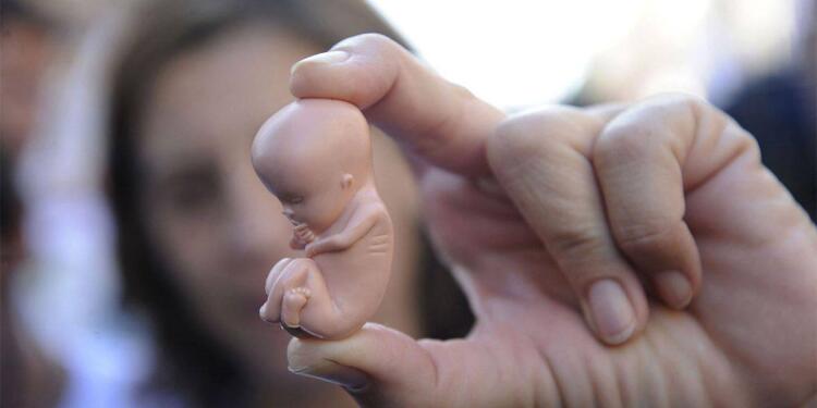 Έμενα έγκυος από τον άντρα μου και τα έριχνα χωρίς να το ξέρει. Μετά από κάθε έκτρωση γελούσα! | Η αληθινή ιστορία της Έλλης