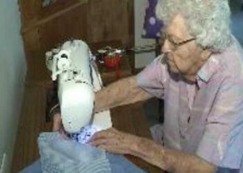 Αυτή η γιαγιά μέχρι τα 101 της έραβε κάθε μέρα κι ένα φόρεμα – Άν μάθετε το λόγο θα δακρύσετε