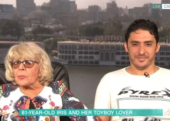 80χρονη παντρεύτηκε 35άρη Αιγύπτιο: «Την πρώτη νύχτα νόμιζα πως ήμουν ξανά πaρθένα»