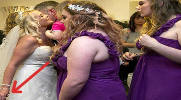 Οι φωτογραφίες ενός γάμου έχουν κάνει όλο το διαδίκτυο να λυγίσει – Προσέξτε το χέρι της νύφης…