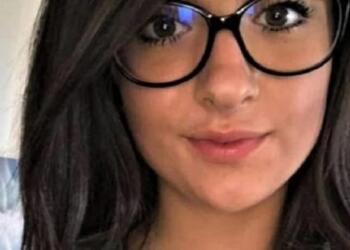 Νεαρή «έφαγε πόρτα» σε εστιατόριο λόγω ντυσίματος – Πόσταρε τη φωτογραφία και ρωτούσε γνώμες