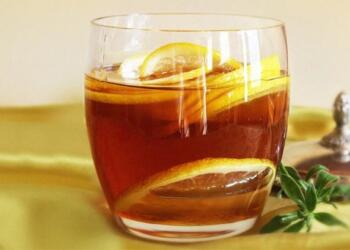 Έπινα νερό με ζεστό μέλι και λεμόνι κάθε πρωί για ένα χρόνο. Να τι έγινε.