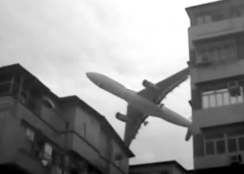 Άγγιξε τα σπίτια: Ο πιλότος της Ολυμπιακής που έσωσε 418 επιβάτες επειδή έσπασε το πρωτόκολλο