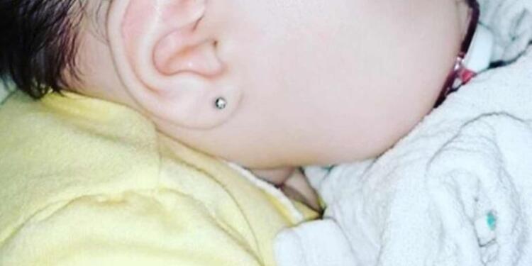 Η πεθερά μου ξεπέρασε τα όρια: «Τρύπησε κρυφά τα αυτιά της 3 μηνών κόρης μου και δεν θέλω να την ξανακρατήσει»