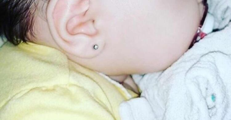 Η πεθερά μου ξεπέρασε τα όρια: «Τρύπησε κρυφά τα αυτιά της 3 μηνών κόρης μου και δεν θέλω να την ξανακρατήσει»