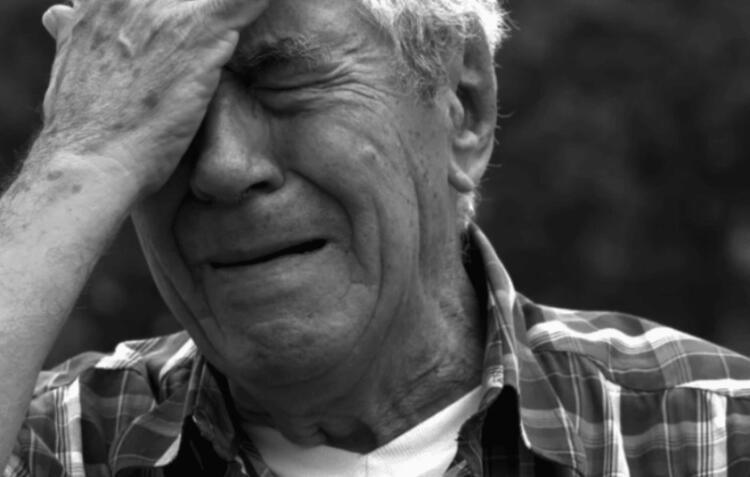 «Κλαίω γιατί υπήρξα πολύ μεγάλος μ@λ@κ@ς – Σας παρακαλώ αυτό να γράψετε στον τάφο μου»