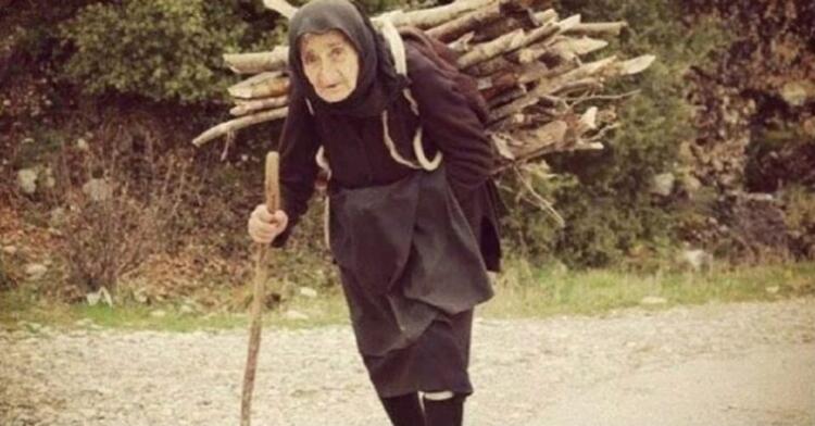 Τα 8 ψέματα της πάμφτωχης μάνας μου