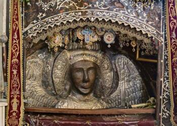 Θαύμα Του Ταξιάρχη Σε Ανάπηρη Γυναίκα: «Σήκω Και Πήγαινε Στο Ναό Μου Να Κοινωνήσεις»