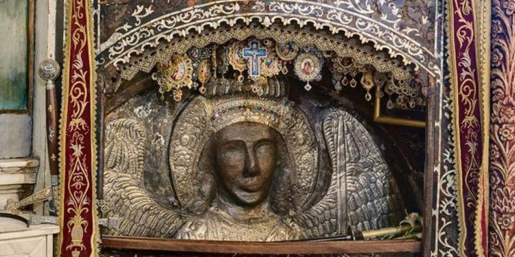 Θαύμα Του Ταξιάρχη Σε Ανάπηρη Γυναίκα: «Σήκω Και Πήγαινε Στο Ναό Μου Να Κοινωνήσεις»