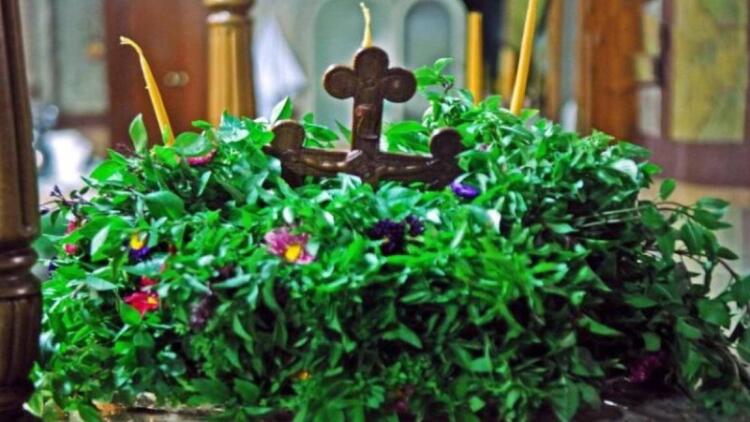 Tου Σταυρού: Η μεγάλη γιορτή της Ορθοδοξίας – Γιατί νηστεύουμε από το λάδι – Ο βασιλικός και το προζύμι της χρονιάς