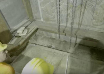 Ανατριχίλα! Η στιγμή που ανοίγουν τον τάφο του Κυρίου ημών Ιησού Χριστού… [Εικόνες-Βίντεο]