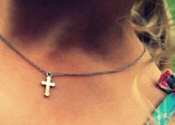 Για αυτούς που φοράνε Σταυρό στο λαιμό…