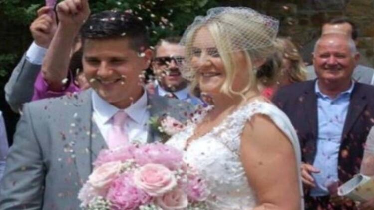 Λίγες μέρες αφού πέθανε ο άντρας της ξαναείδε τις φωτογραφίες του γάμου τους – Τότε παρατήρησε μια σοκαριστική λεπτομέρεια