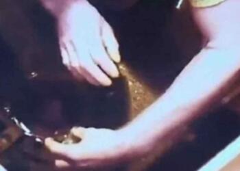 Έβαλε κρυφή κάμερα στην κουζίνα – «Πάγωσε» μόλις είδε τι της έκανε ο άνδρας της (Video)