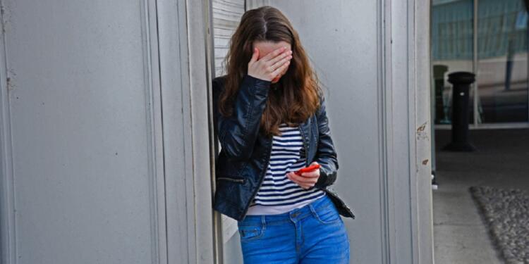 Την Πήραν τηλέφωνο από το Σχολείο και της είπαν πως η Κόρη της έδειρε ένα Αγόρι. Η Απάντησή της; Άφησε άγαλμα την Δασκάλα!