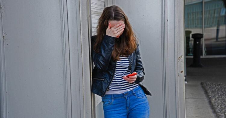 Την Πήραν τηλέφωνο από το Σχολείο και της είπαν πως η Κόρη της έδειρε ένα Αγόρι. Η Απάντησή της; Άφησε άγαλμα την Δασκάλα!