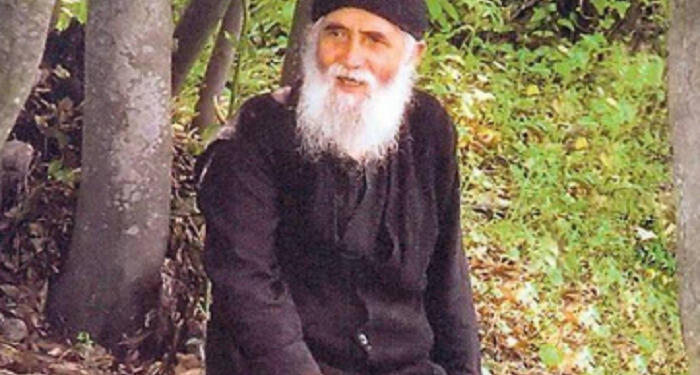 «Γέροντα Παΐσιε, πότε πιάνει η Κατάρα και πως Απαλλάσσεται κάποιος από αυτήν;»