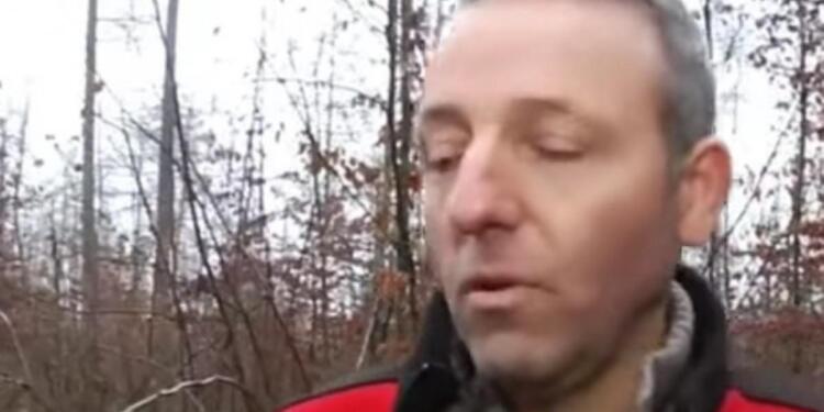 Μάζευε Μανιτάρια όταν είδε ΚΑΤΙ περίεργο κάτω στο Έδαφος. Μόλις το πιάνει στα Χέρια του Συγκλονισμένος συνειδητοποιεί ότι..