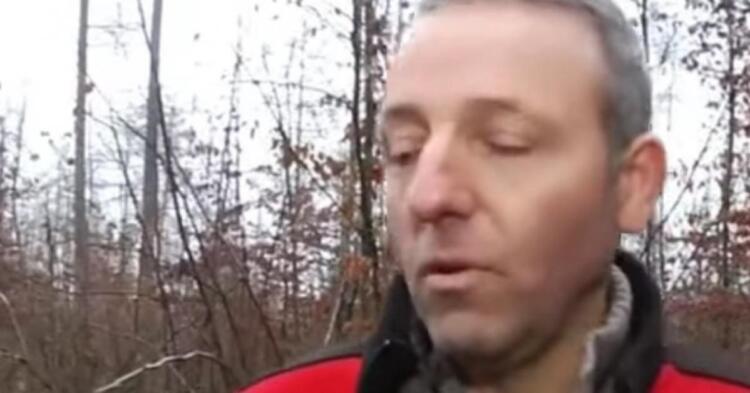 Μάζευε Μανιτάρια όταν είδε ΚΑΤΙ περίεργο κάτω στο Έδαφος. Μόλις το πιάνει στα Χέρια του Συγκλονισμένος συνειδητοποιεί ότι..