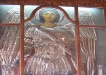 «Έλα Βασίλη, μη φοβάσαι, θα γίνεις καλά. Εγώ θα οδηγώ στην εγχείριση το χέρι του γιατρού.»