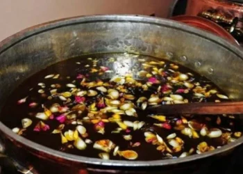 Άγιο Μύρο: Παρασκευάζεται κάθε 10 χρόνια και απαιτεί 57 σπάνια υλικά