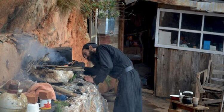 Παράδειγμα πώς οι βλαστήμιες και οι κατάρες πιάνουν. « Μην ακουμπήσει κάνεις το ψάρι αυτό »