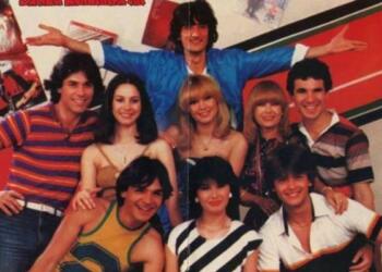 Ήταν μόλις 49: Το μελαγχολικό κορίτσι της βιντεοκασέτας που χάθηκε στη θλίψη