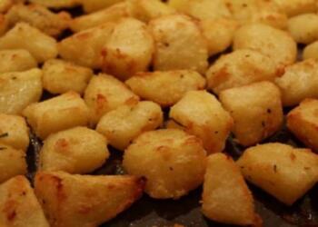 Πατάτες φούρνου τραγανές σαν τηγανιτές με ένα απλό κολπάκι