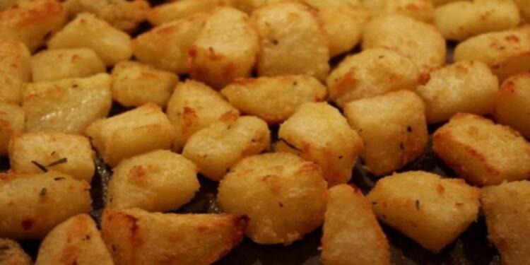 Πατάτες φούρνου τραγανές σαν τηγανιτές με ένα απλό κολπάκι
