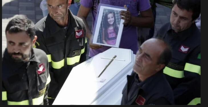 Πυροσβέστες βρήκαν το Σώμα μιας 9χρονης αλλά δυστυχώς…Μόλις είδαν τι βρισκόταν από κάτω της, Πάγωσαν.