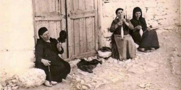 Όταν γιαγιάδες αγράμματες μας είπαν σοφές κουβέντες, συμβουλές για την αληθινή ζωή που δεν ζήσαμε