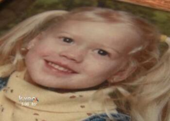 Η Κόρη Του Εξαφανίστηκε Ξαφνικά. 12 Χρόνια Μετά Οι Αστυνομικοί Τη Βρίσκουν Ζωντανή Αλλά Όταν Την Κοιτούν Στο Πρόσωπο, Παγώνουν!