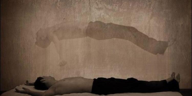 Την ώρα που κάποιος ξεψυχάει ο διάβολος του στέλνει 4 προσβολές – Δείτε ποιες