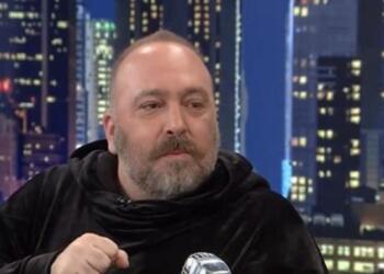 Αλκαίος: «Έπιασα πάτο, σάπισα στο ξύλο τον εαυτό μου, τα πούλησα όλα και πήγα στη Μήλο»