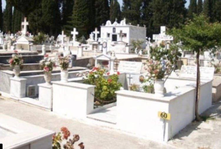 «Αφού πέρασαν τα τρία χρόνια, ήρθε η επίπονη στιγμή της εκταφής της μητέρας μου. Έζησα ένα θρίλερ»