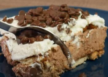 Μπισκοτογλυκό ψυγείου: Με 6 υλικά και καθόλου ζάχαρη, που θα το φτιάχνετε ξανά και ξανά όλο το καλοκαίρι