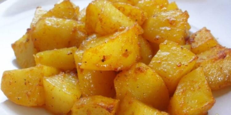 Το μυστικό των σεφ για να φτιάξετε τις πιο νόστιμες πατάτες φούρνου