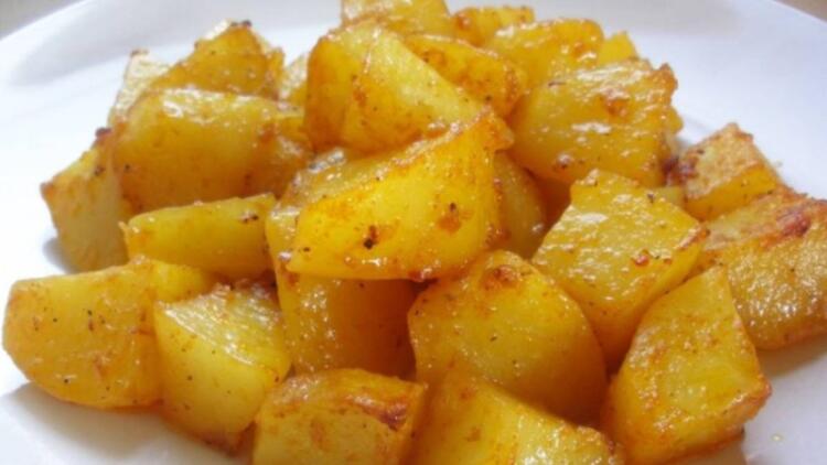 Το μυστικό των σεφ για να φτιάξετε τις πιο νόστιμες πατάτες φούρνου